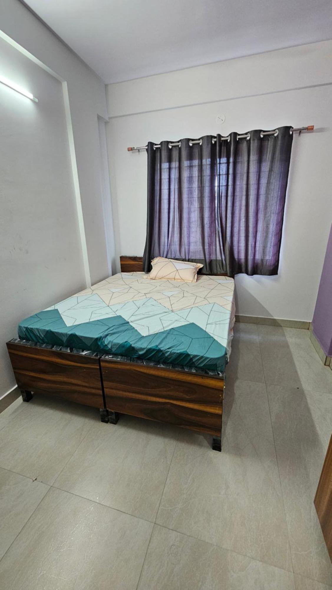 V2 Rooms Bangalore Exteriör bild